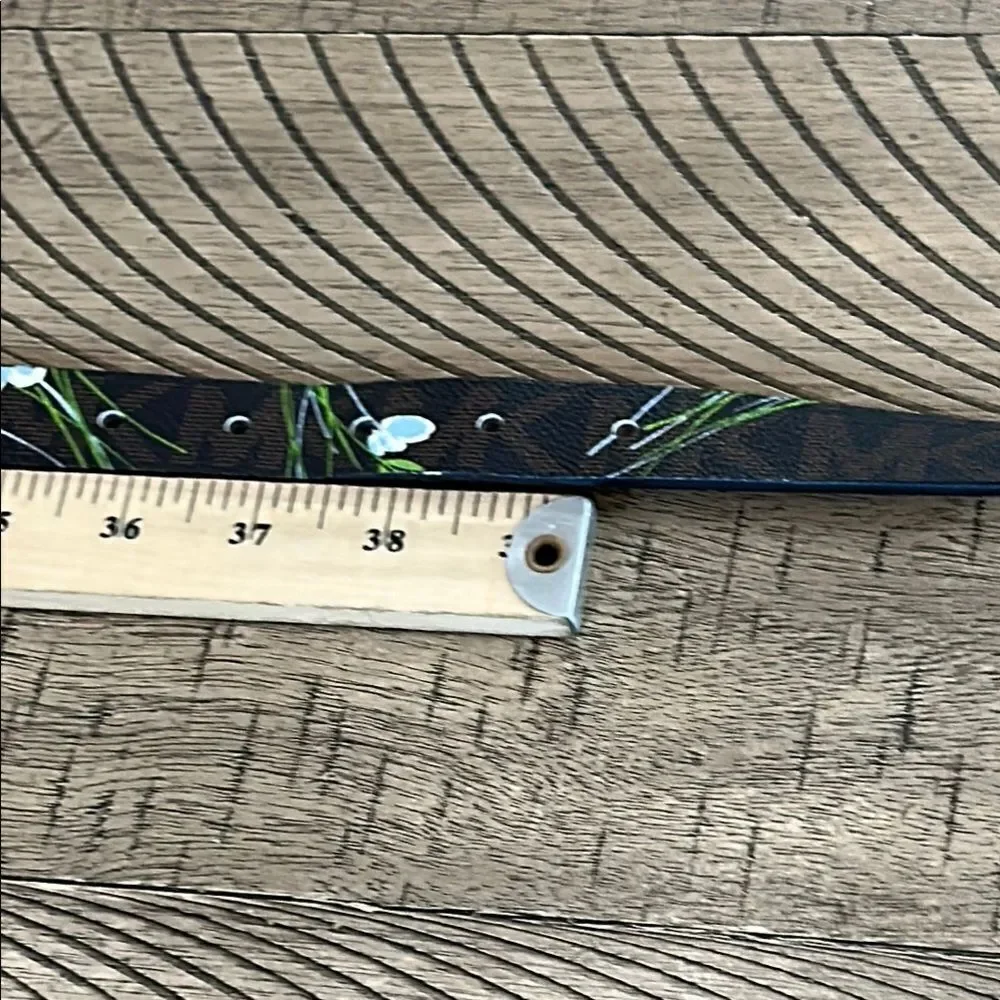 Michael Kors Daisy 🌼 MK Logo Belt Vegan 🌱 Chic Design! Large!